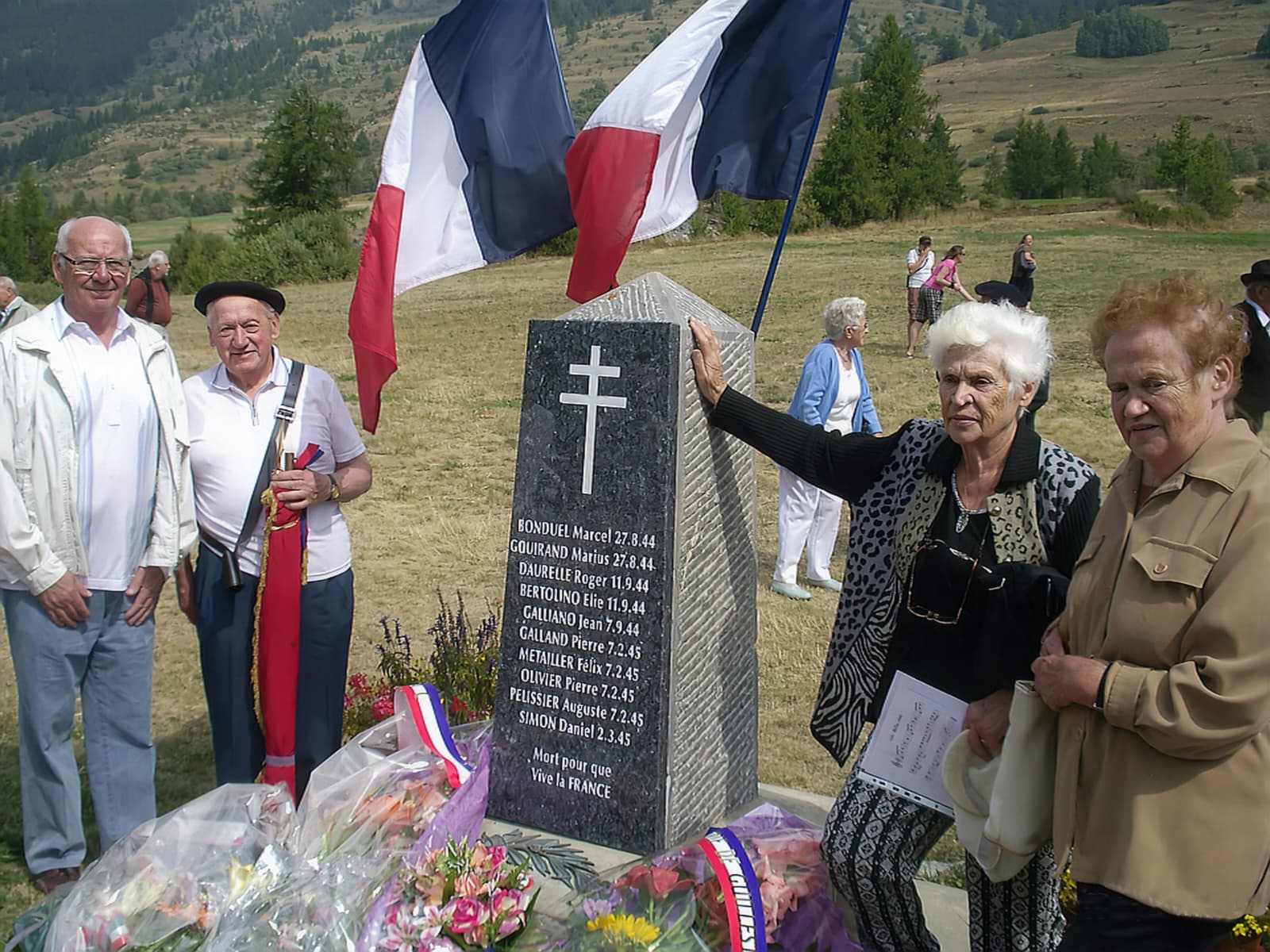 Stèle installée à La Monta au bord de la départementale